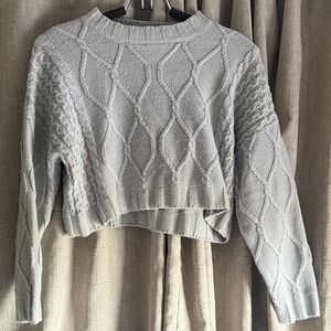 Elegant Women's Light Gray Cable Knit Sweater S